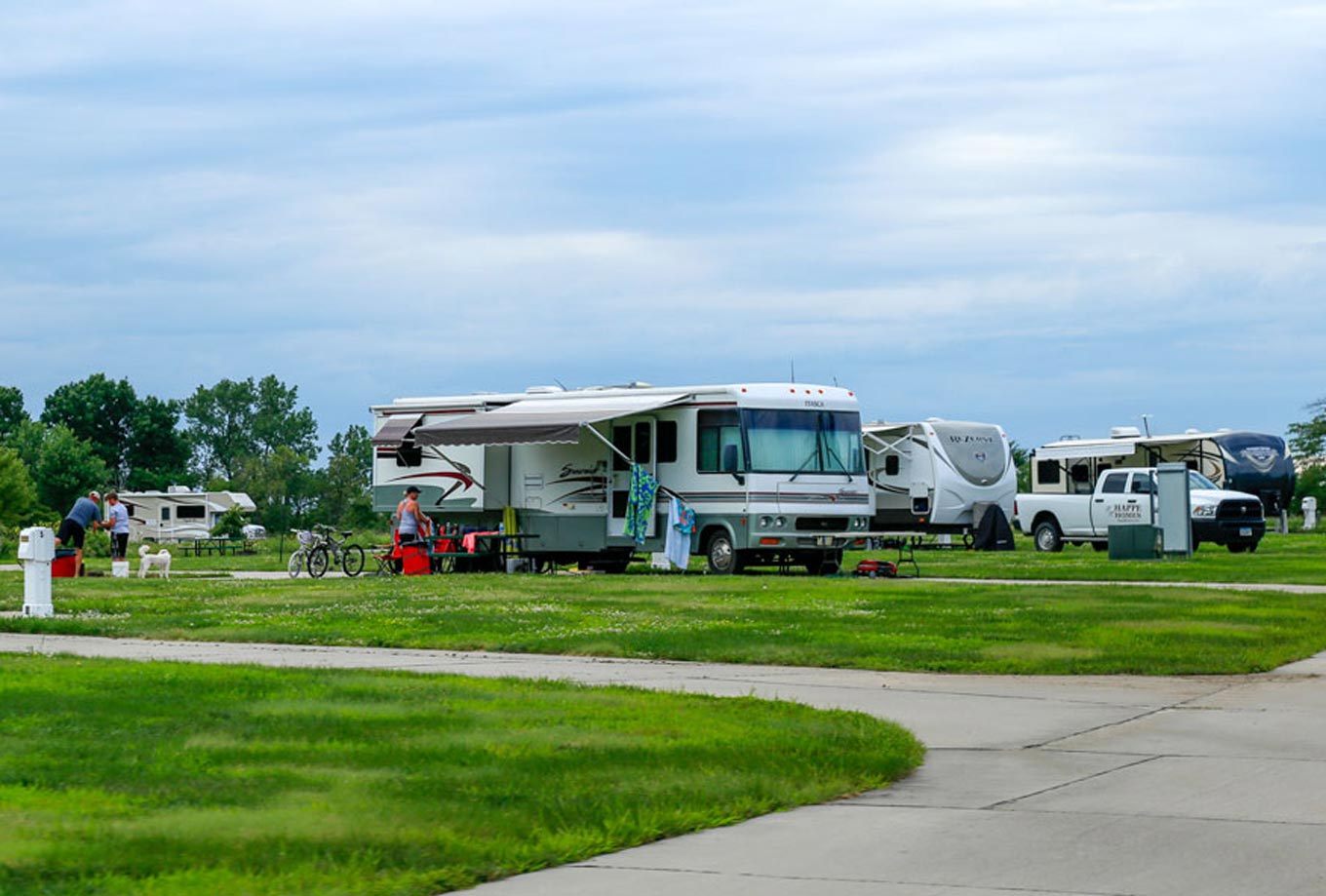 The RV Park at Honey Creek provides RV campsites with easy access to the lake & resort amenities