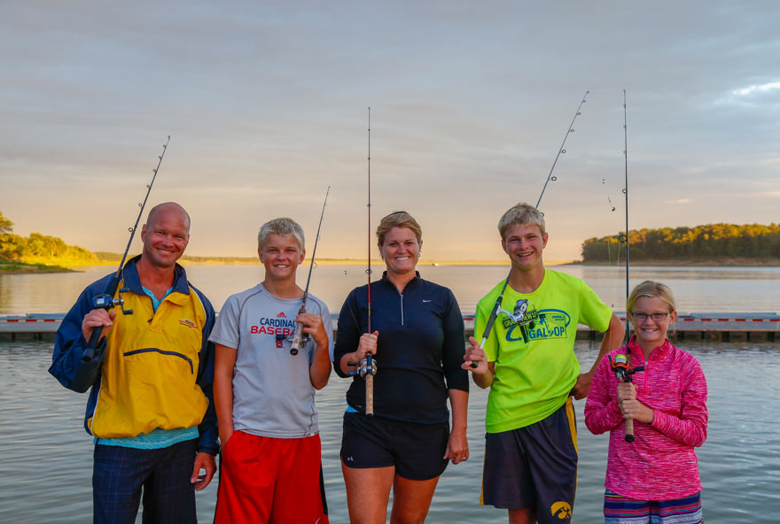 Family getting ready to enjoy fishing on Rathbun Lake during their reunion